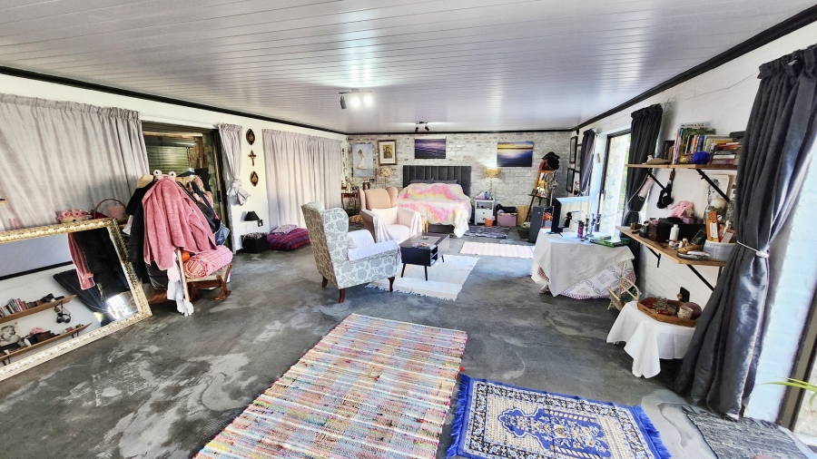 5 Bedroom Property for Sale in Struisbaai Western Cape